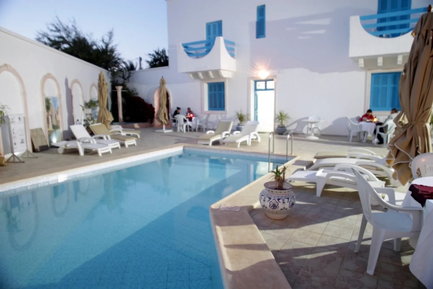 Long let: villa with pool and mature garden in Attard — photograph 1